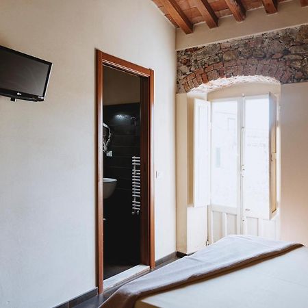 Un Angelo Alla Mia Tavola Sarzana Exterior photo